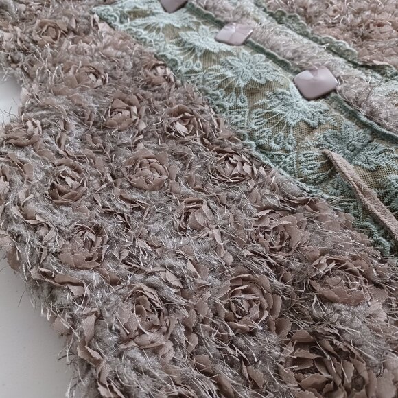 Lady Story 3D-Floral Hooded Vest - Picture 3 of 12